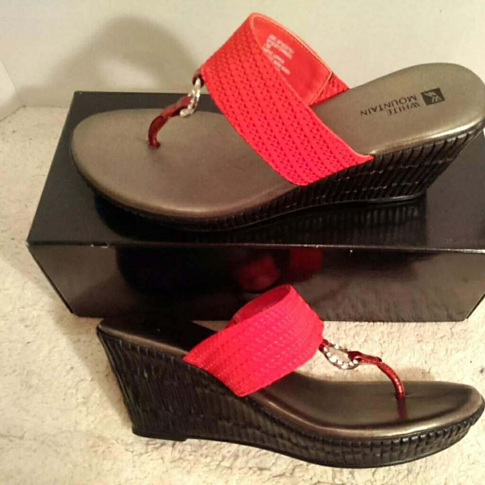 White Mountain wedge sandals 7